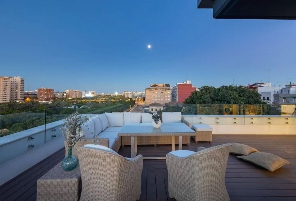 Penthouse Roof Terrace on the Riverbed in Valencia City